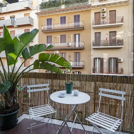 Appartamento House Putignani 181 Bari Esterno foto